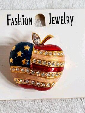 NWT - Rhinestones and Enamel Big apple USA flag brooch